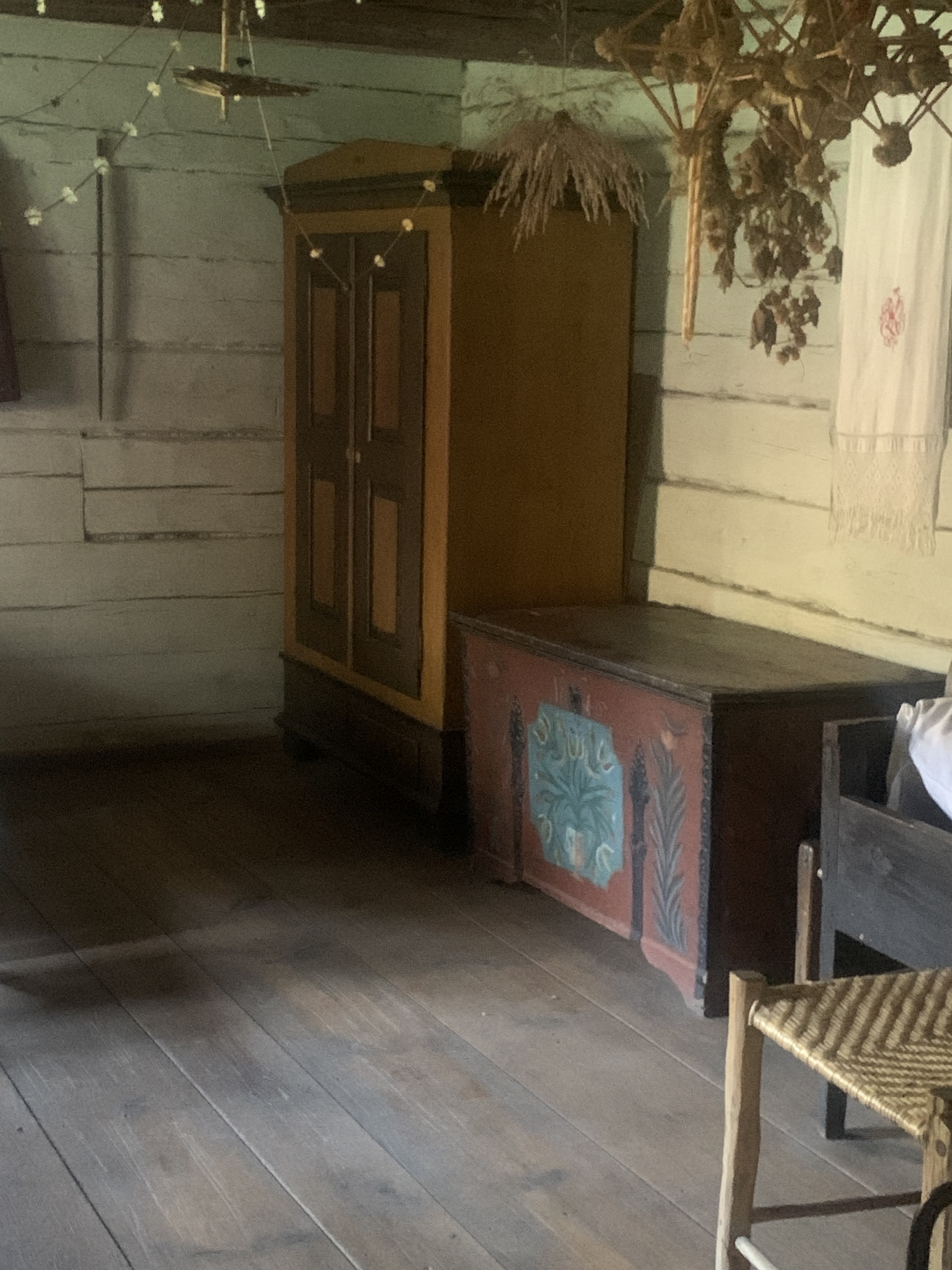 The dowry chest – precursor of modern-day furniture